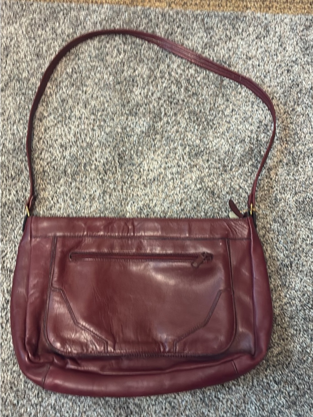 100 % Leather Shoulder Bag in Burgundy - Women's Everyday Satchel